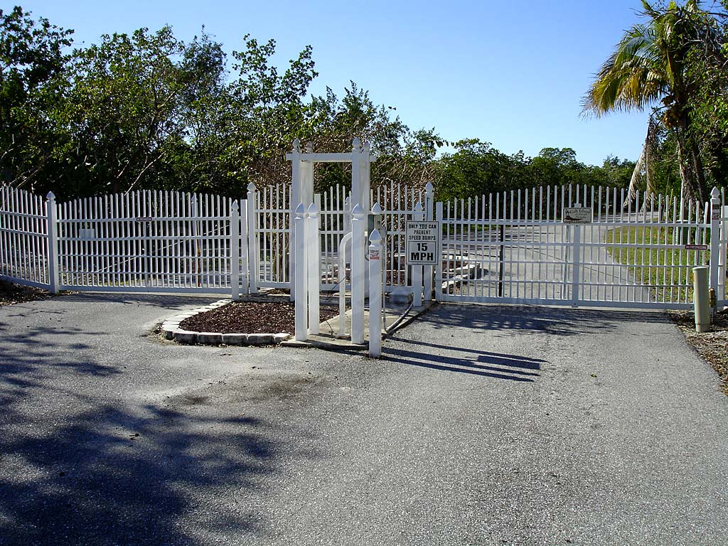 Galt Island Entrance